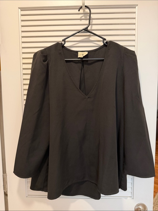 Tuckernuck Tops - Tuckernuck Black V-Neck Long Sleeve Tunic